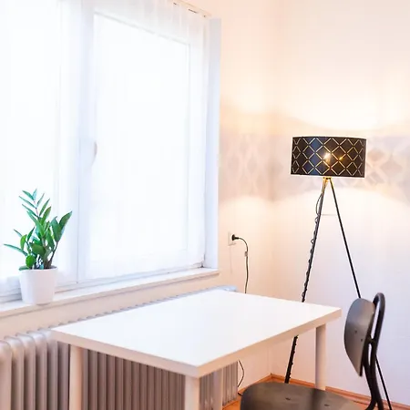 Lägenhet Stilvoll Und Gemuetlich - Wohnen Mit Flair *